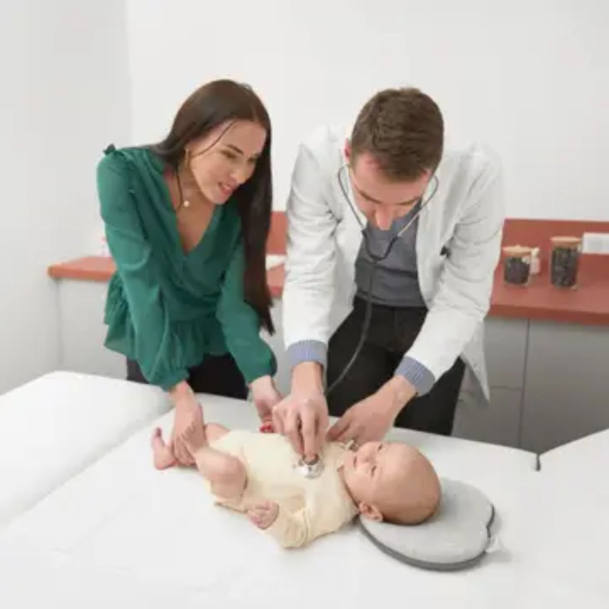 Babymoov Lovenest Original Anatomical Head Cushion - Pinkie - Designed by a French Pediatrician