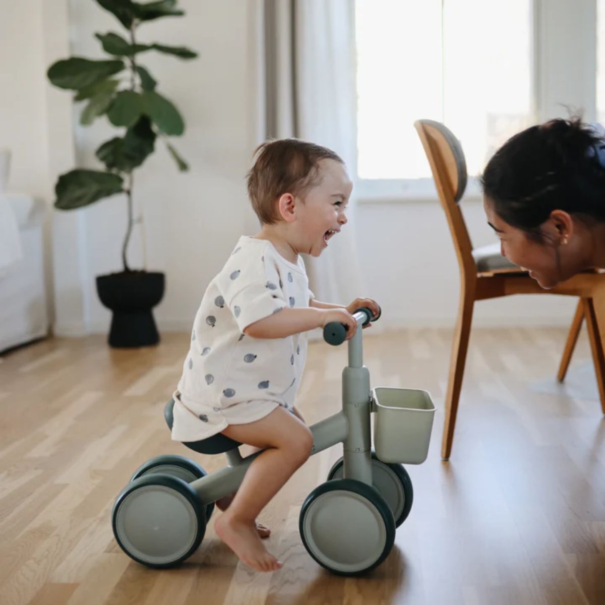 Mini Bike Infantil Mushie Sage - Comfortable Adjustable Seat